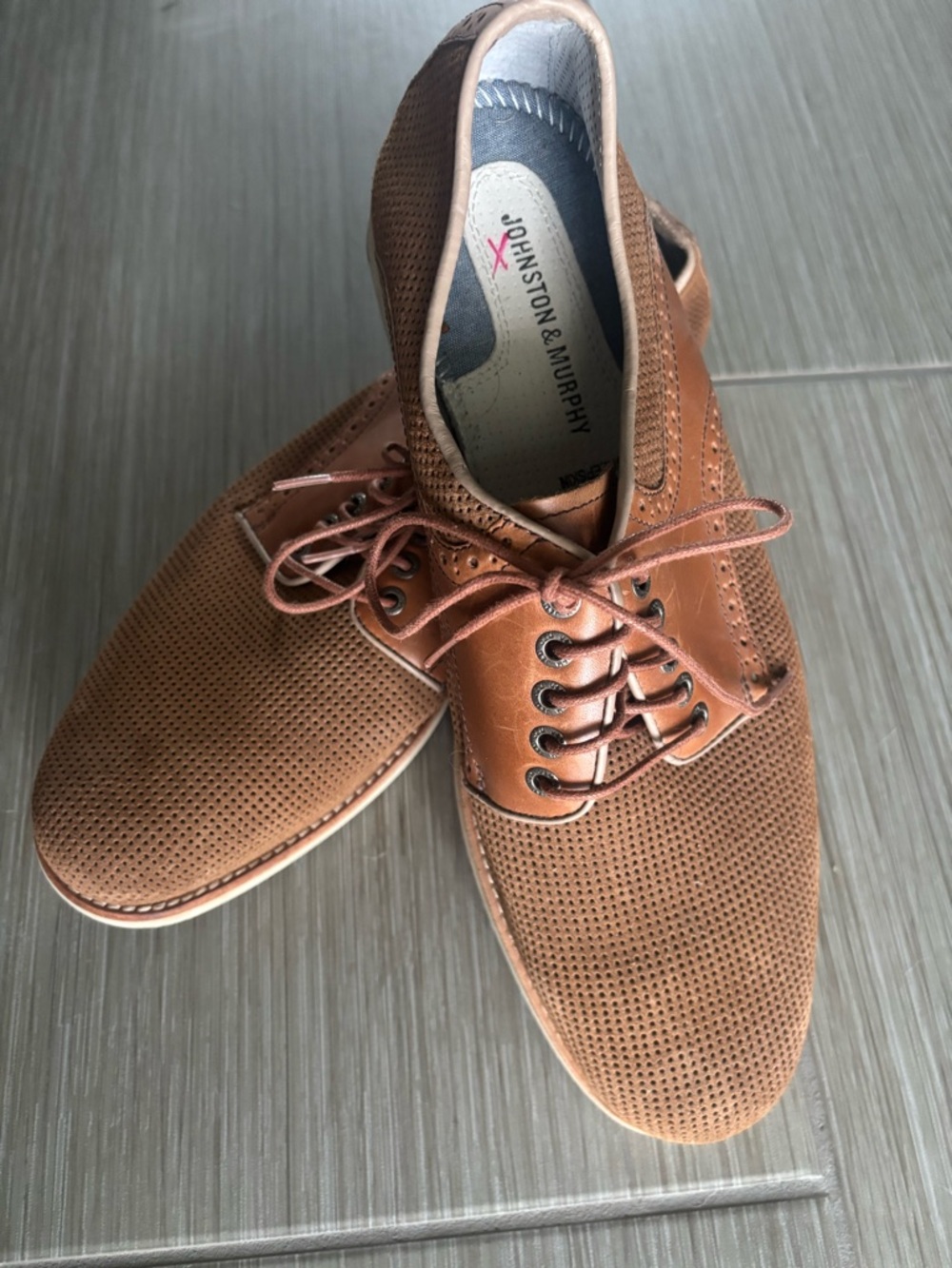 Johnston & Murphy Tan Perforated Leather Lace-Up Derby